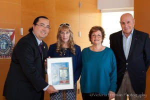 Family with Mayor Tanaka at November 2015 Veterans Day Dedication ceremony
