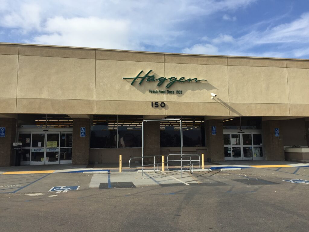 The currently empty Haggen at 150 B Avenue is the future home of Smart & Final Extra!