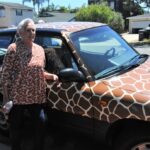 Martha Gise & giraffe car