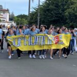 Homecoming parade sophomores