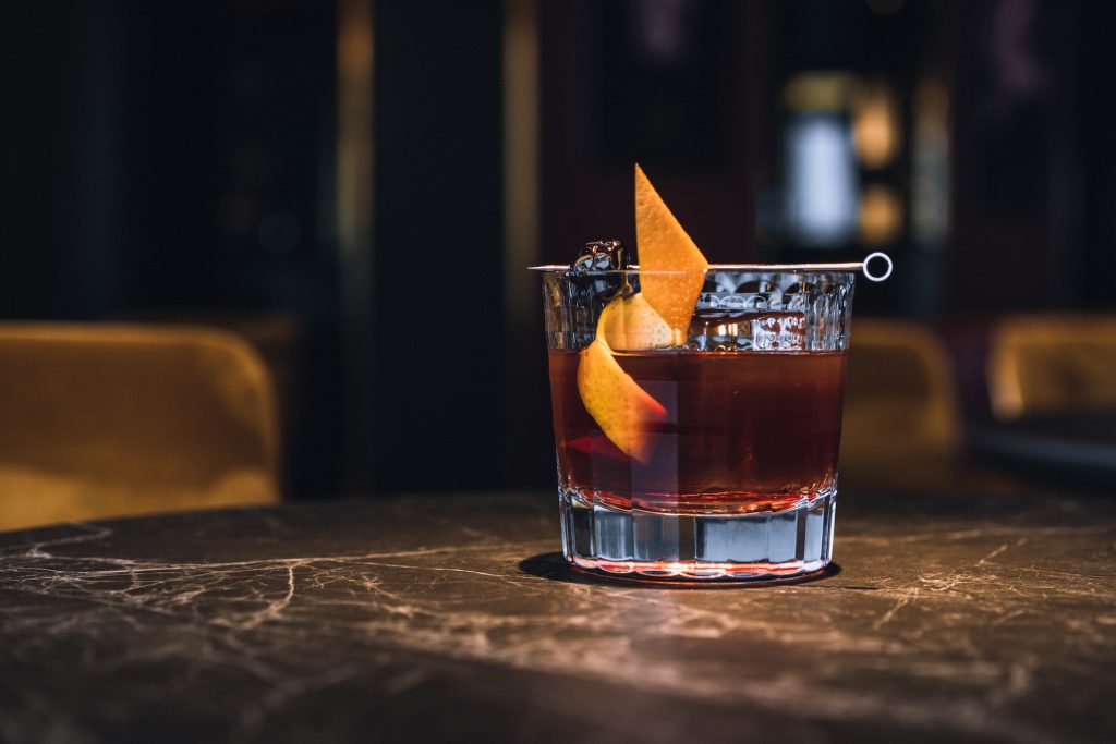 https://coronadotimes.com/wp-content/uploads/2023/01/Old-Fashioned-cocktail-pylyp-sukhenko-unsplash.jpg