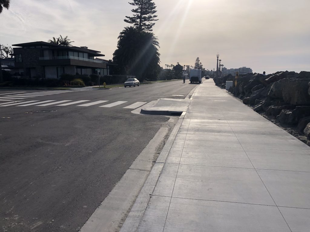 Ocean Boulevard sidewalk bulb-out with no parked cars 2023-02-18