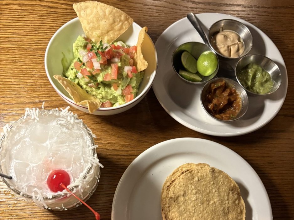 La Corriente Restaurant – fresh seafood with generous offerings of salsas and sauces