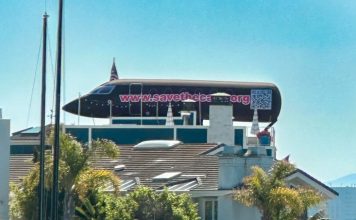 Turbulence ahead in the Coronado Cays: Neighbors protest ‘jet house’ with inflatable jet of their own