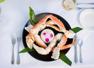 Spend your summer at Peohe’s at the Ferry Landing Peohe’s is the place to be this summer. The iconic ferry landing restaurant has must-try summer specials, happy hour, and live music.