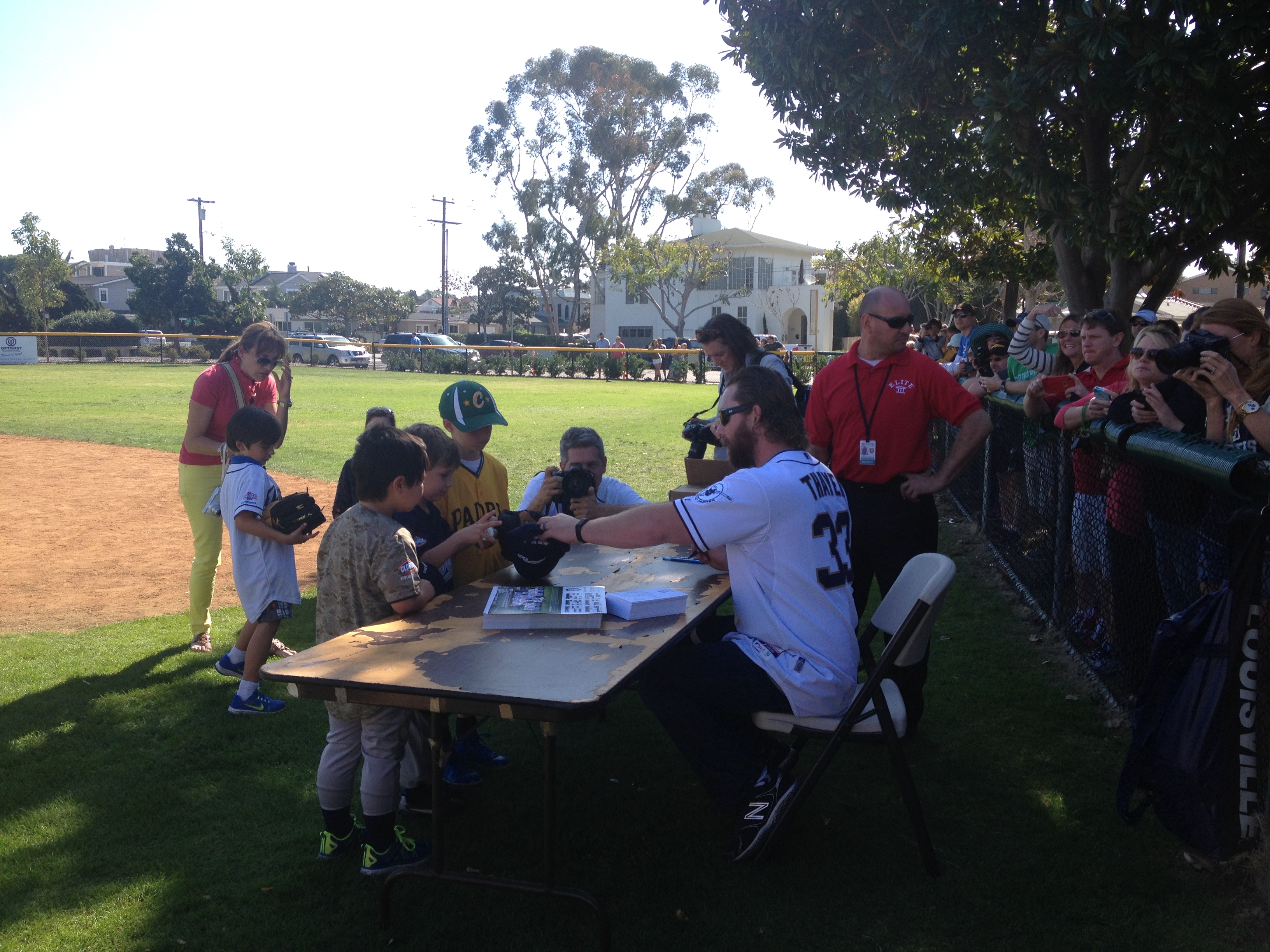 Coronado Little League Players Welcome San Diego Padres to Bradley